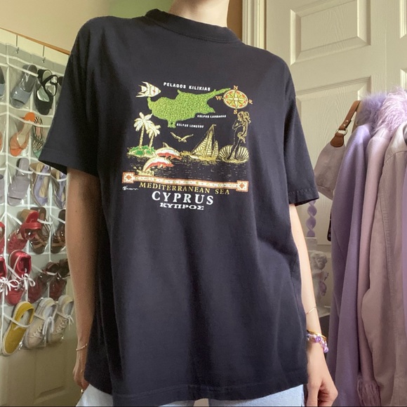 ✨SOLD✨ mediterranean sea tshirt 🐬 - Picture 4 of 8